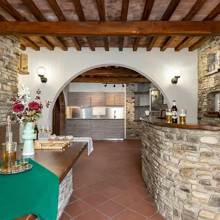Tenuta Francigena 8, Emma