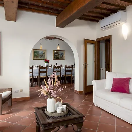 Tenuta Francigena 8, Emma *